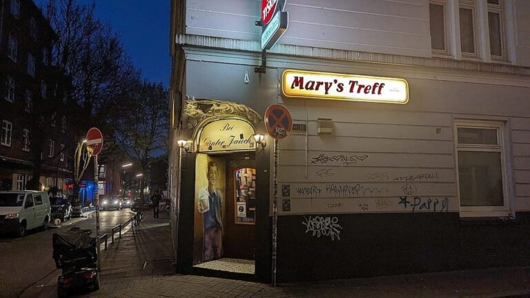 Hamburg – St. Pauli coffee klatch with ex dominatrix – perfect in rainy weather