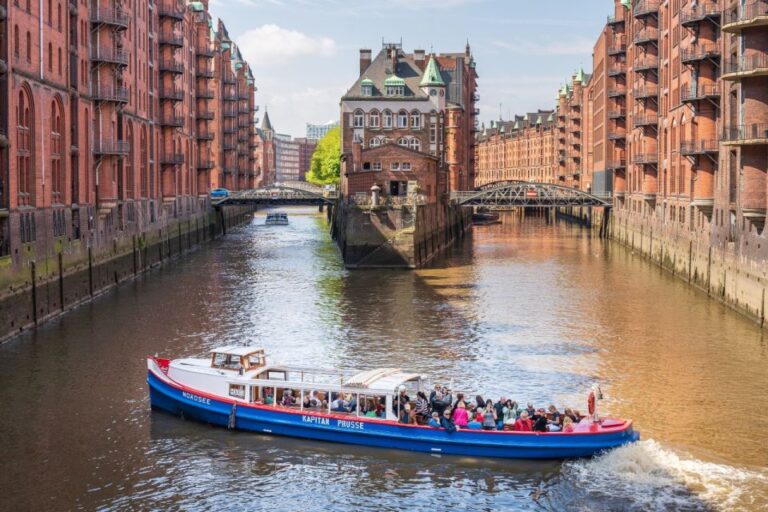 Hamburg: Ultimate Barge Tour with Live Commentary