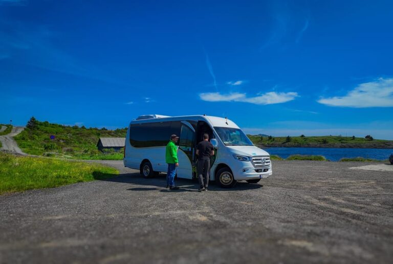 Haugesund: Guided Scenic Minibus tour of Haugesund