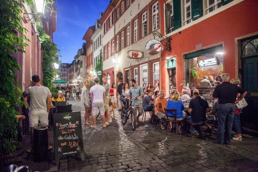 Heidelberg: Pub crawl through the old town including drinks - An In-Depth Look at the Heidelberg Pub Crawl