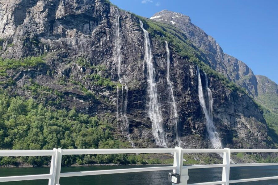 Hellesylt-Geiranger Sightseeing (one way ticket) - The Experience: From Hellesylt to Geiranger