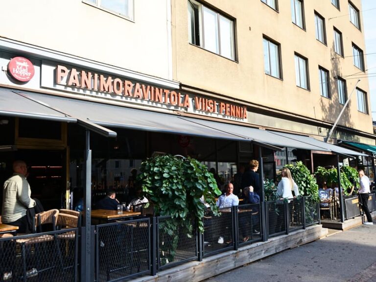 Helsinki: Brewery Tour at Mad Hopper Brewing Company