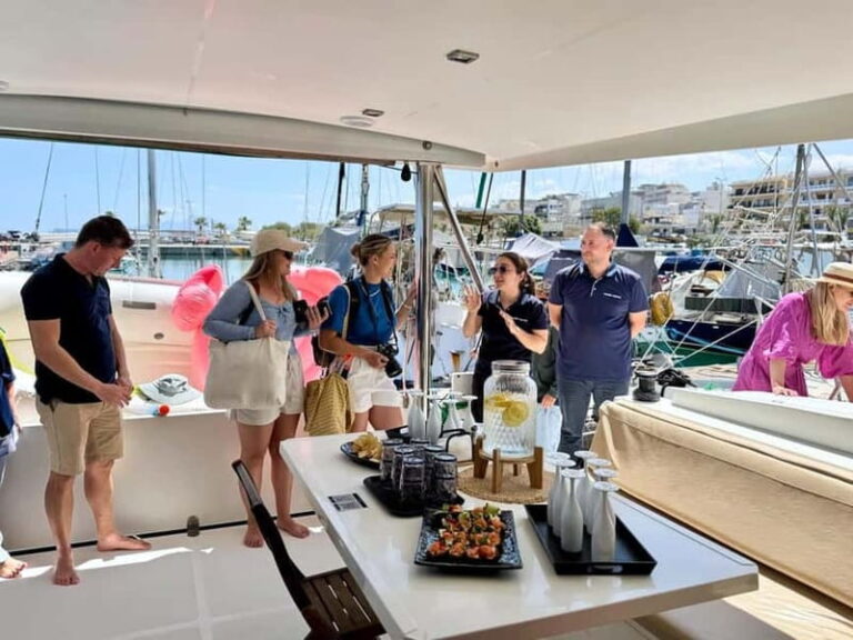 Heraklion: Dia Catamaran Tour – Lunch, Open Bar & Snorkeling