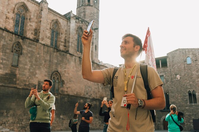 HistARy: Guided tour of the Gothic Quarter with Augmented Reality