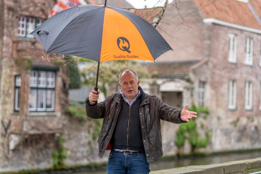 Historical walk in Bruges with local guide. Praline included - Exploring Bruges in Two Hours: What’s on the Itinerary