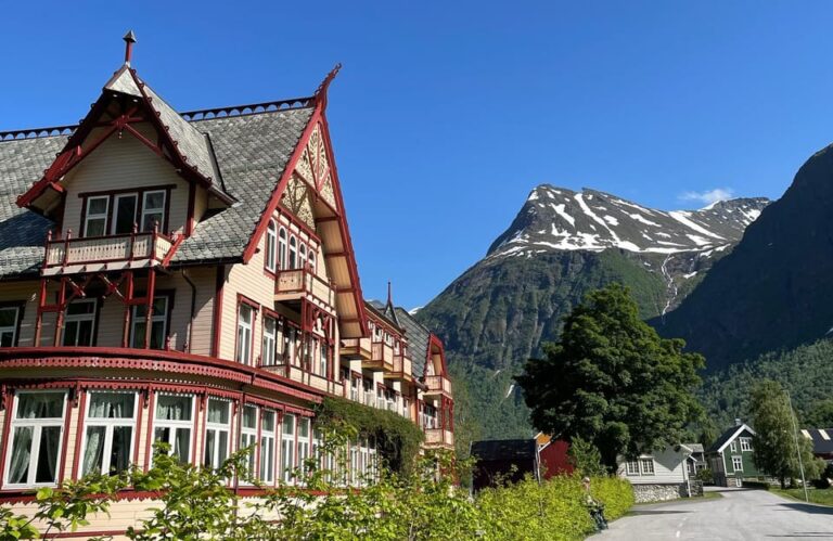 Hjørundfjord Fjord Cruise Ålesund-Øye one way