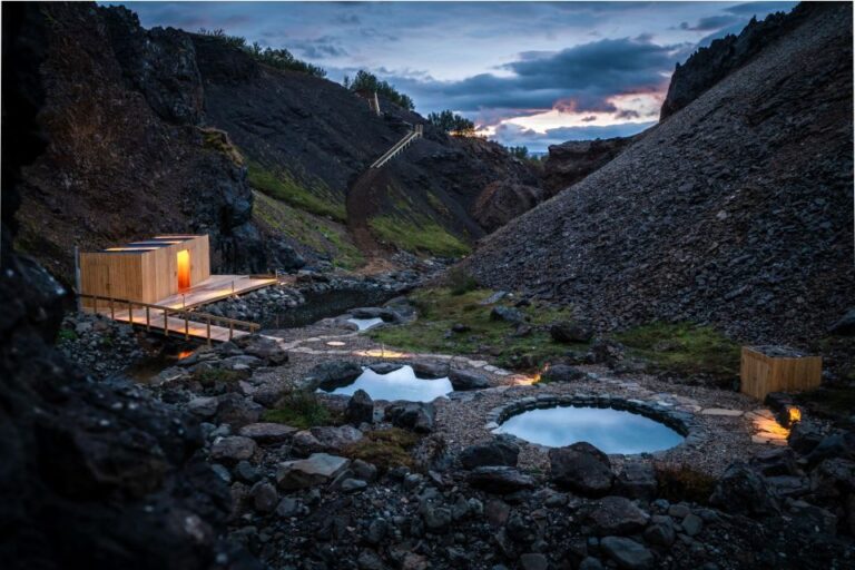 Husafell: Canyon Baths Soak with Short Highlands Hike