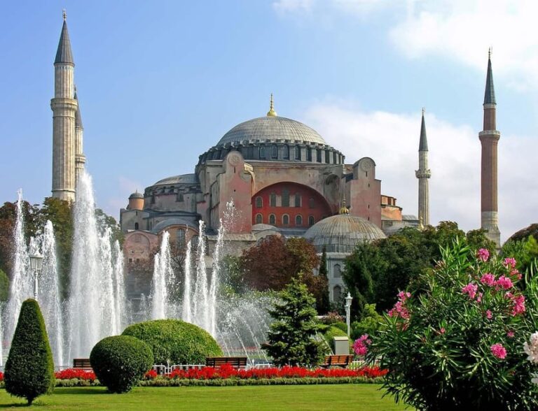 Istanbul: Blue Mosque, Hagia Sofia & Topkapi Palace Day Tour