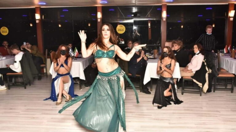 Istanbul: Bosphorus Dinner Cruise