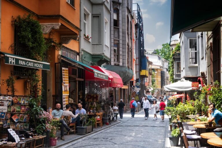 Istanbul: Chora Church, Mihrimah Sultan Mosque & Fener