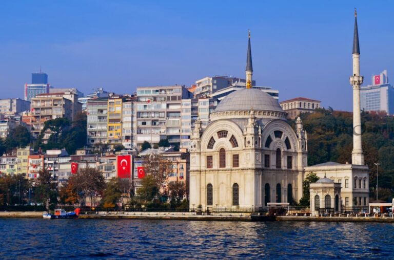 Istanbul: Discover Dolmabahçe Palace and Surroundings