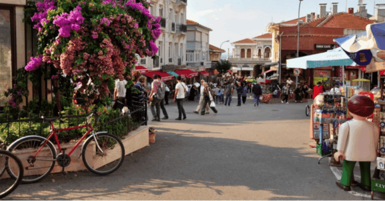 Istanbul: Princes Islands Tour with Heybeliada and Büyükada