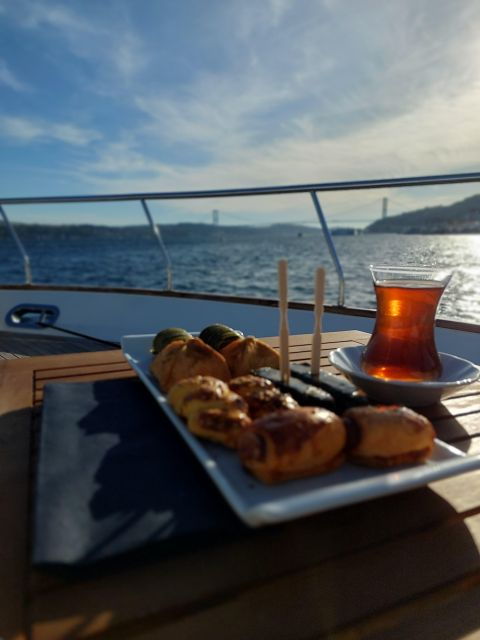 Istanbul: Sunset Yacht Cruise on the Bosphorus with Transfer