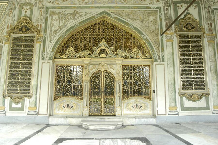 Istanbul: Topkapi Palace & Harem Tour Skip-the-Line Ticket - A Closer Look at the Topkapi Palace & Harem Tour Experience