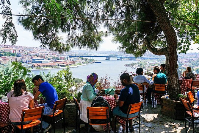 Istanbul Two Continents Tour with Lunch and Bosphorus Cruise
