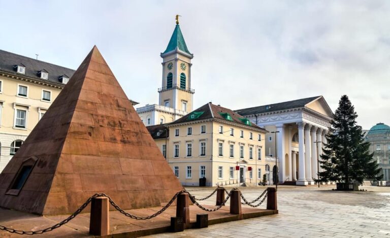 Karlsruhe: Express Walk with a Local in 90 minutes