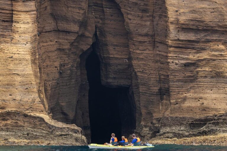 Kayak Guided Tour: Vila Franca do Campo Islet