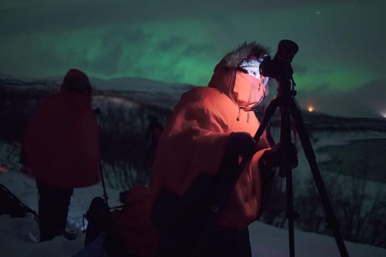 Kiruna: Northern Light Photo Tour with Equipment