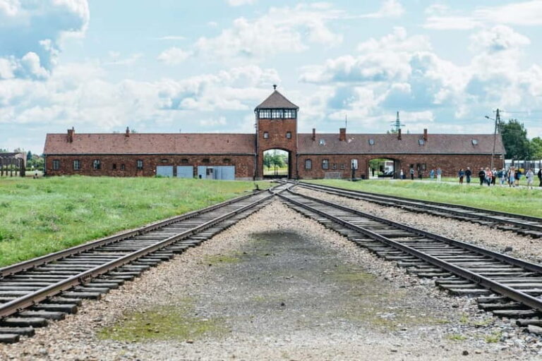 Krakow: Auschwitz-Birkenau Guided Tour with Pickup
