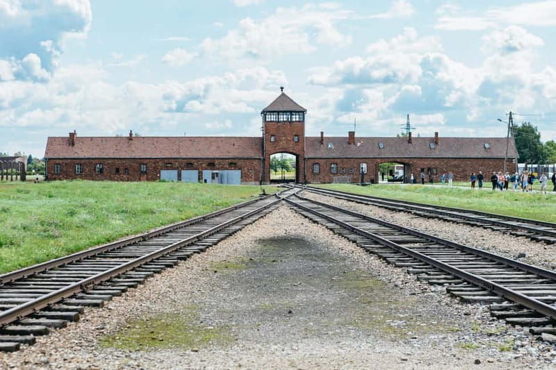 Krakow: Auschwitz-Birkenau Guided Tour with Pickup - Why You Should Consider This Tour