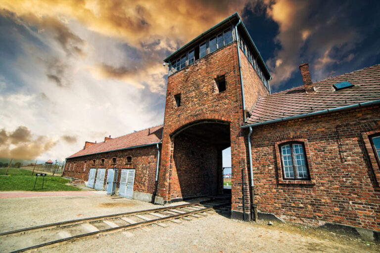 Krakow Auschwitz-Birkenau Memorial Guided Tour Meeting Point