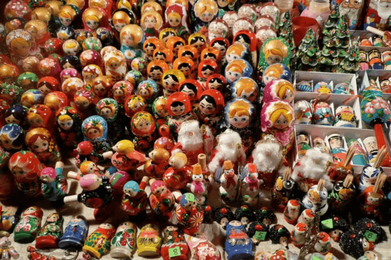 Krakow: Christmas Market and City Highlights Walking Tour