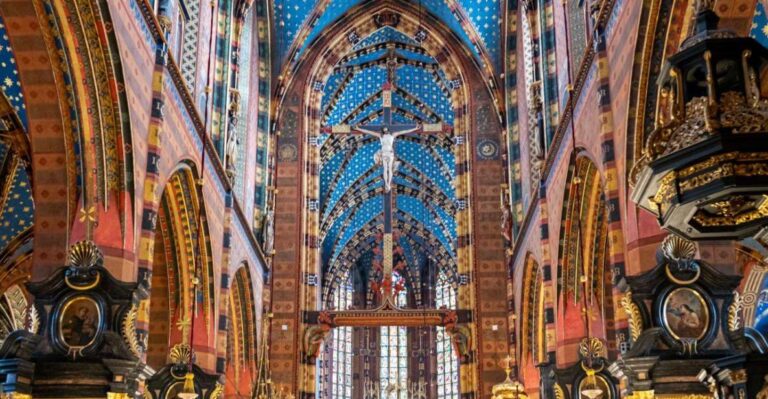 Krakow: Old Town short walk with St. Mary’s Basilica visit