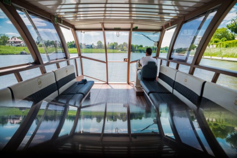 Krakow: Sightseeing Cruise on Vistula River with Audio Guide