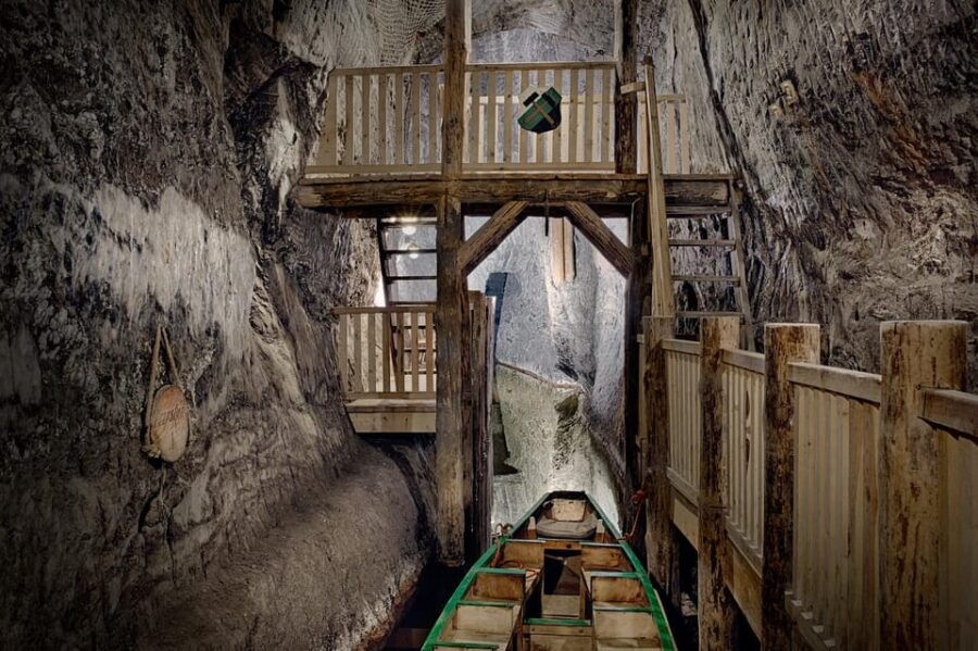Krakow: UNESCO Underground Boat Expedition & Salt Mine Tour - Exploring the Bochnia Salt Mine: A Deep Dive into the Experience