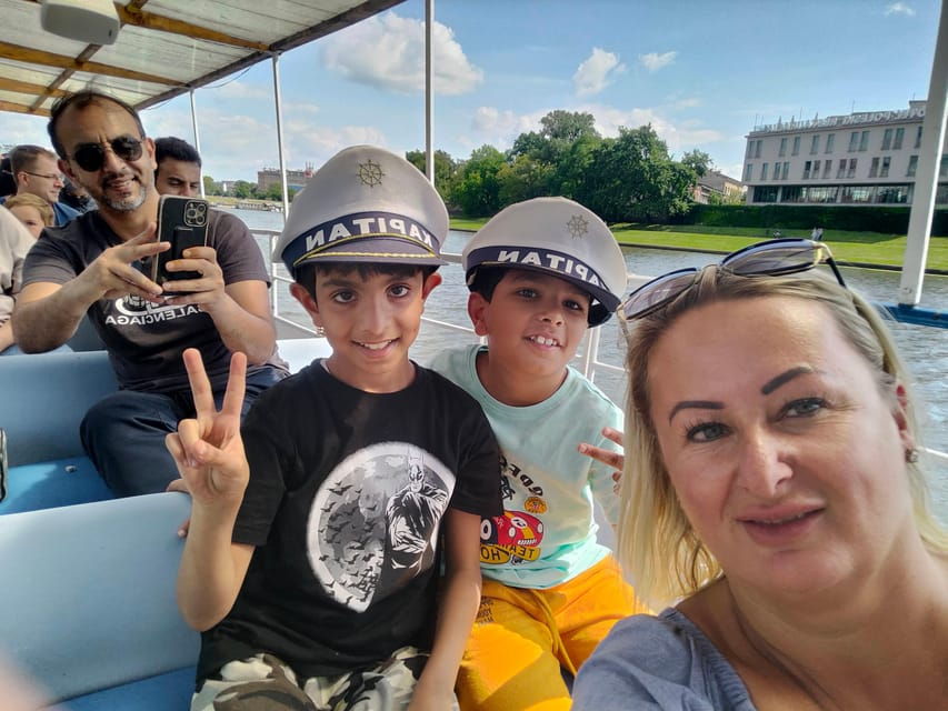 Krakow: Vistula River Cruise with Historical Views - A Scenic Journey with a Different Perspective on Krakow