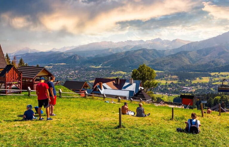 Krakow: Zakopane Trip with Thermal Pools & Hotel Pick-up