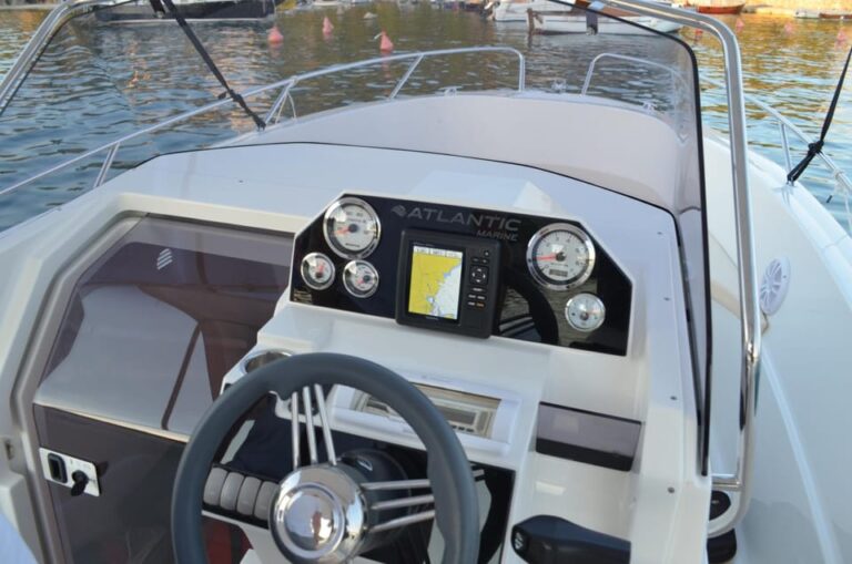 Krk: Rent a boat Atlantic 670 open 385kk