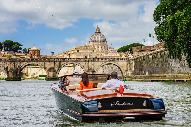 La Dolce Vita: Private Luxury Boat Ride in the Eternal City - A Closer Look at the Experience
