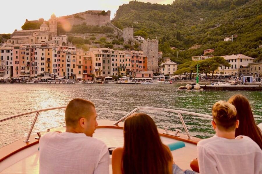 La Spezia: Gulf of Poets Sunset Boat Tour with Drinks - The Itinerary Breakdown