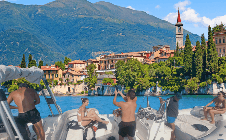 Lake Como: Shared or Private 3 Hours Boat Tour with Aperitif