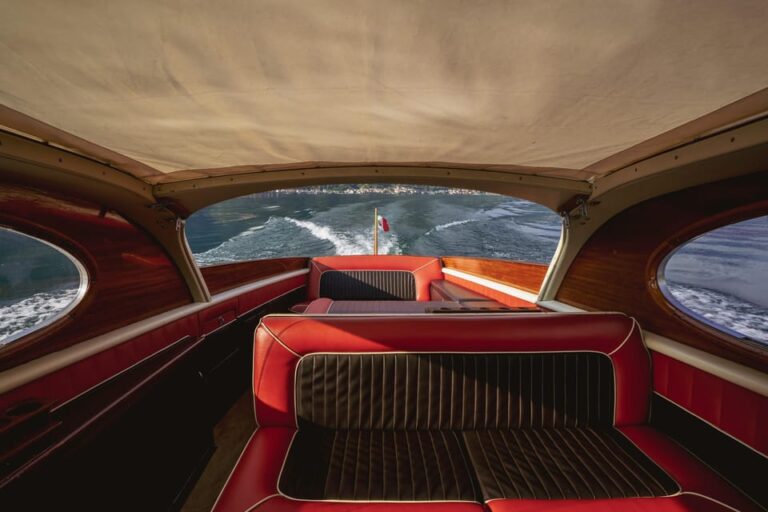 Lake Como: Wooden Boat Tour