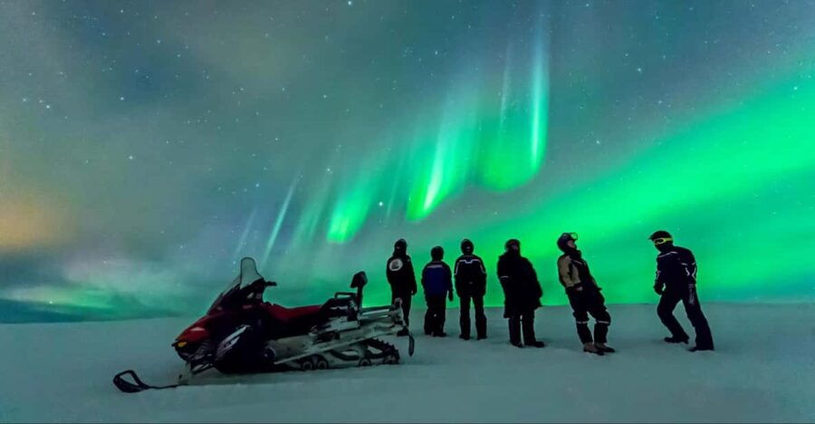 Levi: Northern Lights Snowmobile Safari and Campfire Picnic - The Experience in Detail