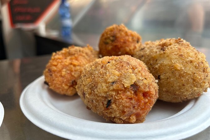 Lip smacking Rome Food Tour Experience in a Golf cart