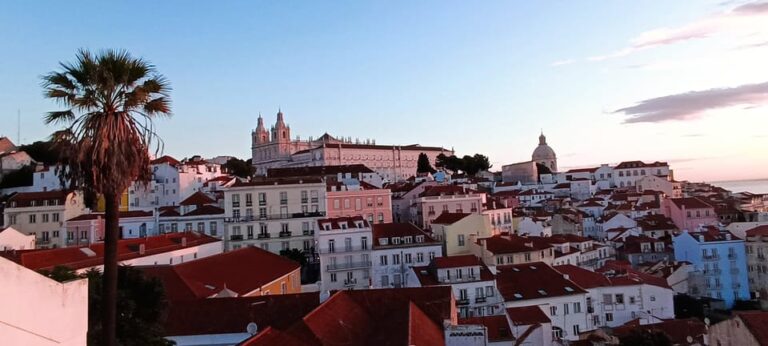 Lisbon: 8 Hour Private Tour through Lisbon (up to 6 people)