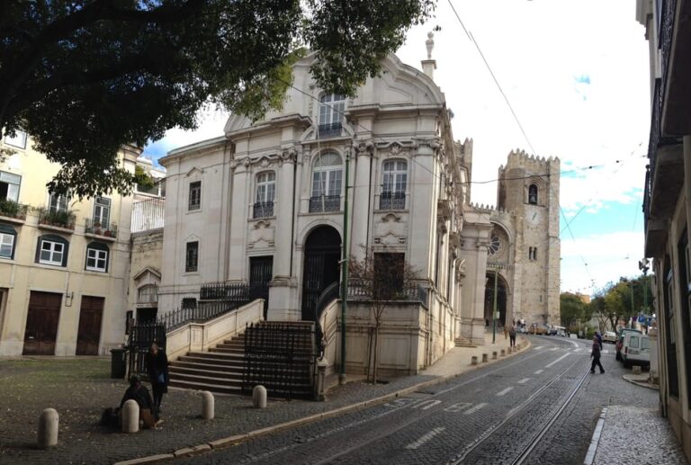 Lisbon: Alfama Guided Walking Tour