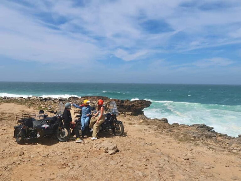 Lisbon : Cascais-Cabo da Roca Motorcycle side-car Tour 2H