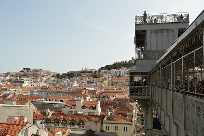 Lisbon city tour on history, culture and current topics