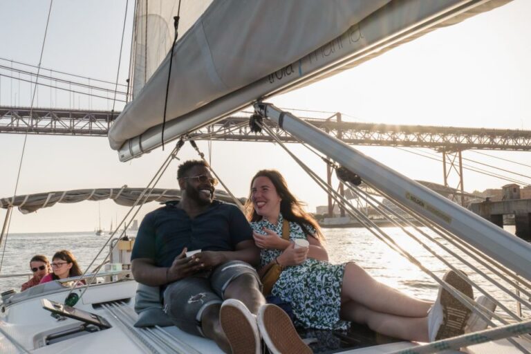 Lisbon: Daytime/Sunset/Night City Sailboat Tour with Drink