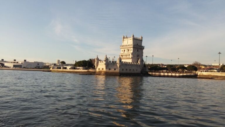 Lisbon Exclusive Private Boat Tour – daytime or sunset