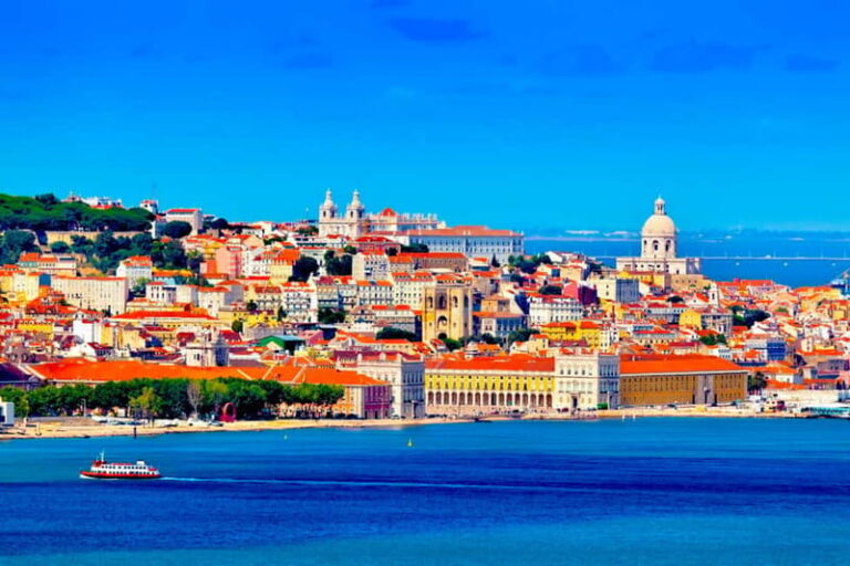 Lisbon: Guided Sightseeing Tour by Tuk Tuk