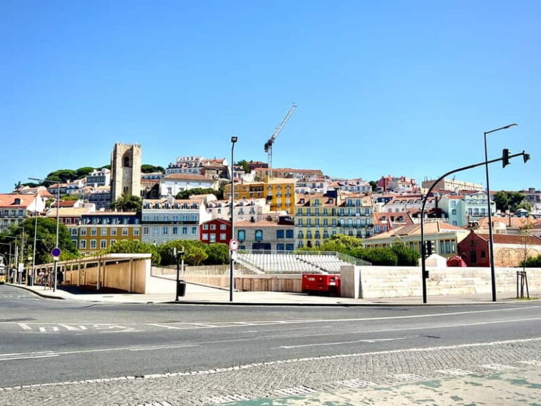 Lisbon: LISBON STORY TOUR BY TUK TUK