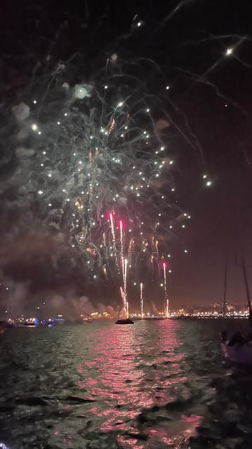 Lisbon: New Year’s party on sailboat tour 2025 to 2026