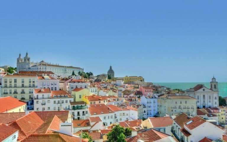 Lisbon: Óbidos, Nazaré, and Fátima Private Day Trip
