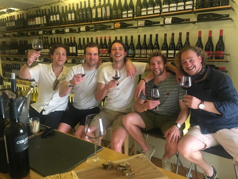 Lisbon: Portuguese wine tasting in a specialized wine shop