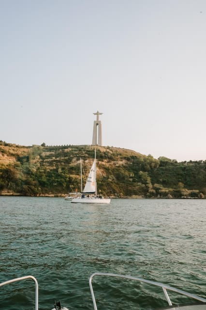 Lisbon PRIVATE Cruise – Fun, Friends and Unique Moments